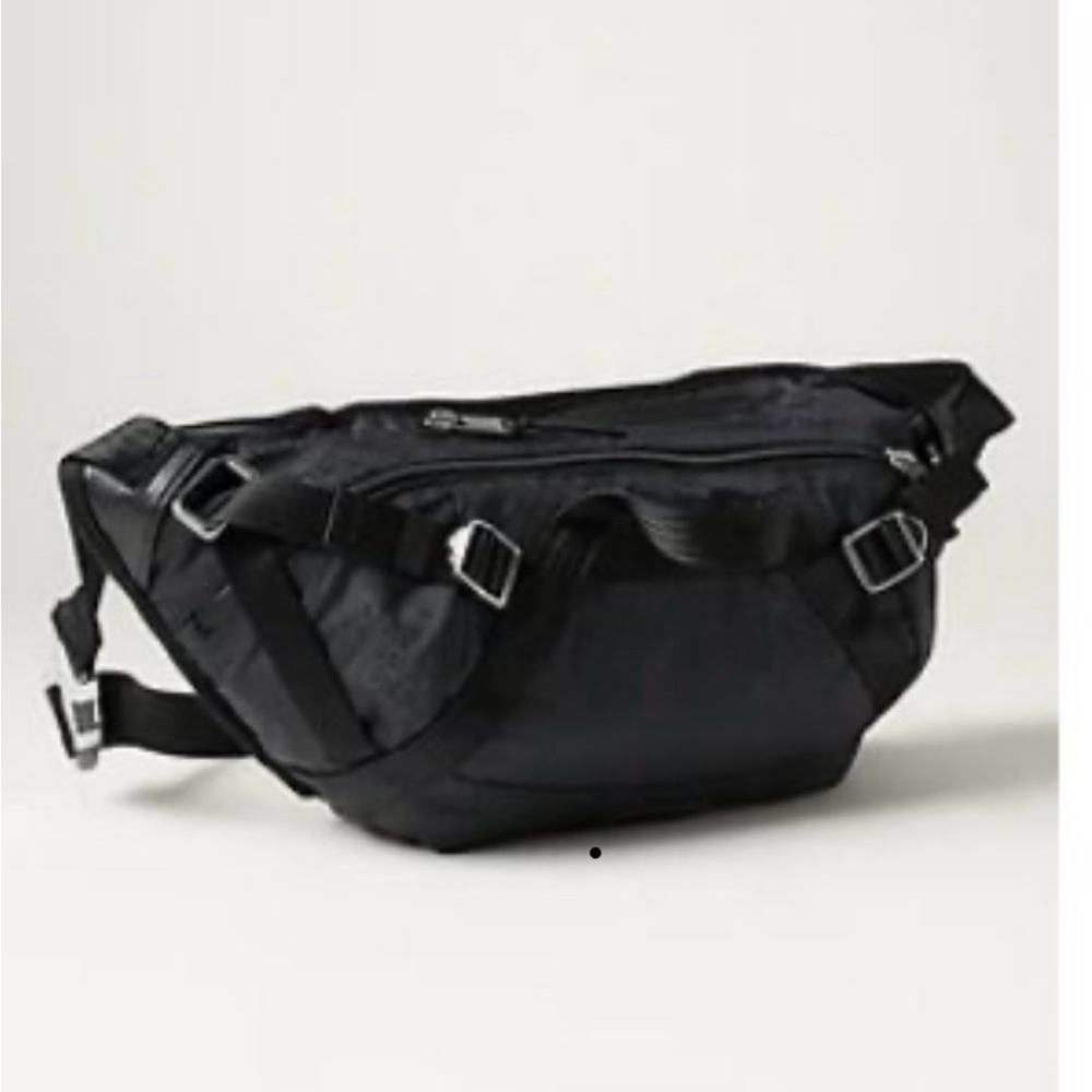 Athleta brand excursion large belt bag